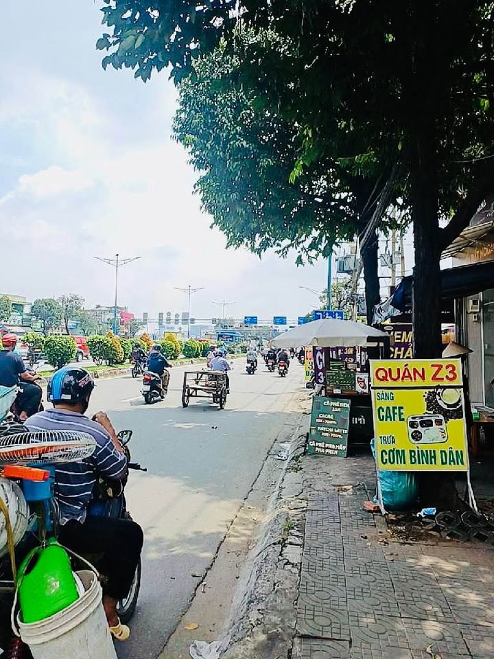 Bán Nhà 2 Mặt Tiền Trường Chinh, Tân Bình - 100m² giá 12.6 tỷ - Khu Kinh Doanh Sầm Uất!