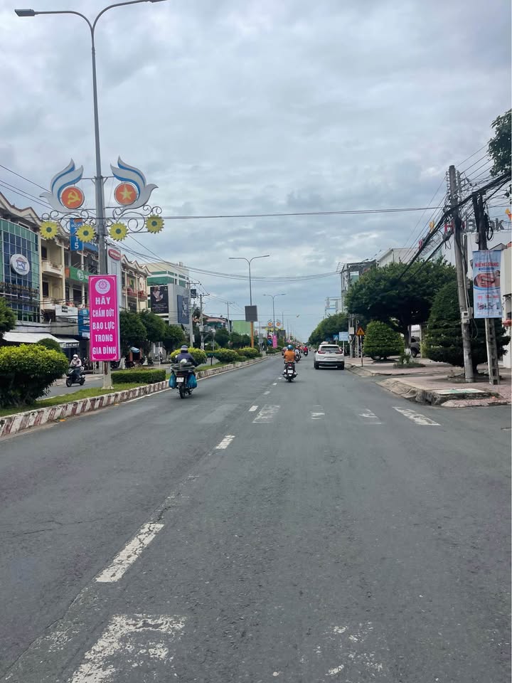 Đất nền mặt tiền Phạm Thái Bường, Phước Hậu, 1,7 công - Cơ hội đầu tư hấp dẫn!
