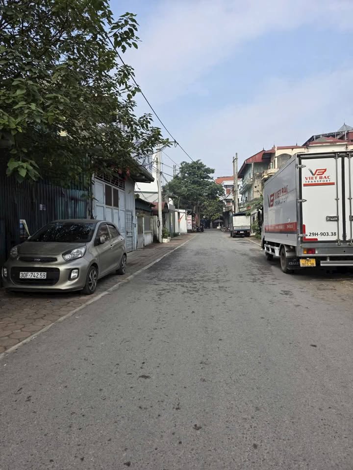 Đất nền Yên Viên Gia Lâm 100m² giá chỉ 9 tỷ - Đường ô tô tránh, kinh doanh sầm uất!