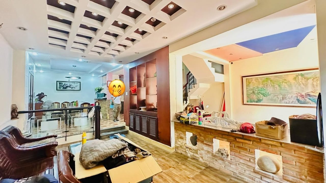 Nhà phố Bạch Đằng, Bình Thạnh 102m² giá 17.9 tỷ - Mặt tiền ô tô vào tận nhà!