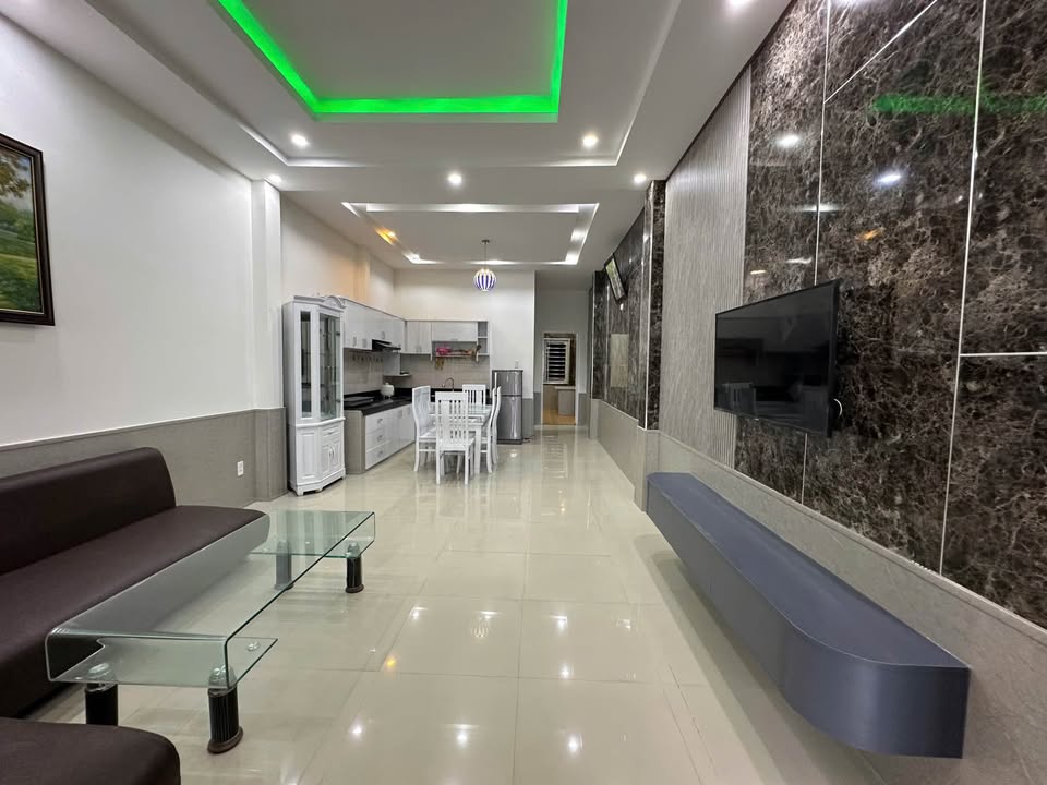 Nhà phố du lịch Mỹ Khê Đà Nẵng 76m² giá 9 tỷ - Dòng tiền ổn định 24 triệu/tháng!