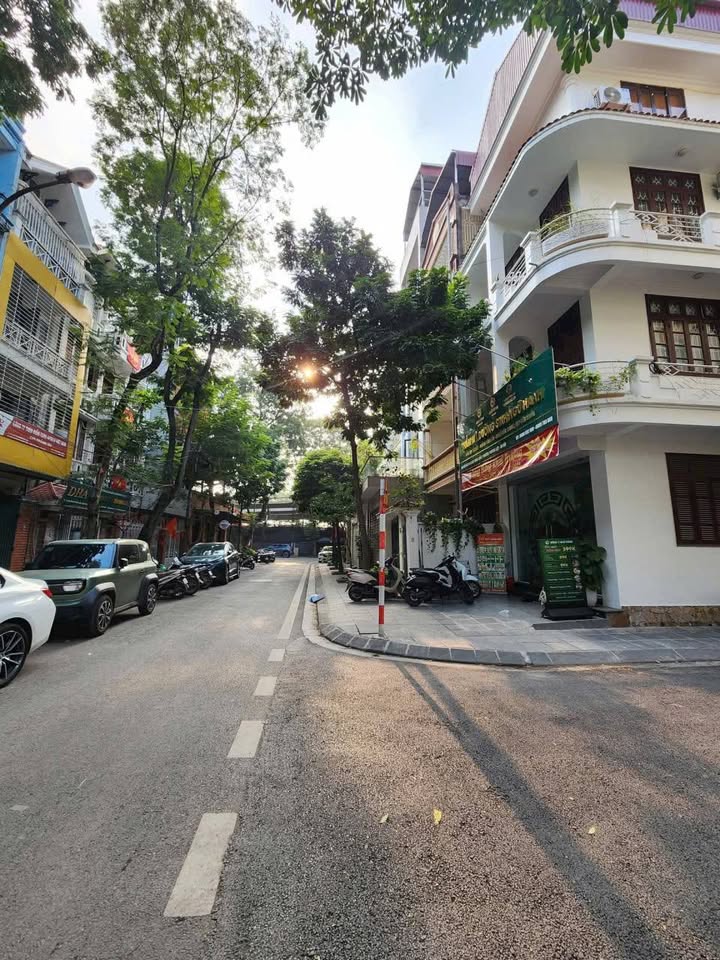 FrontHouse Định Công 100m² giá 42 tỷ - Vị trí đẹp, kinh doanh đỉnh cao!