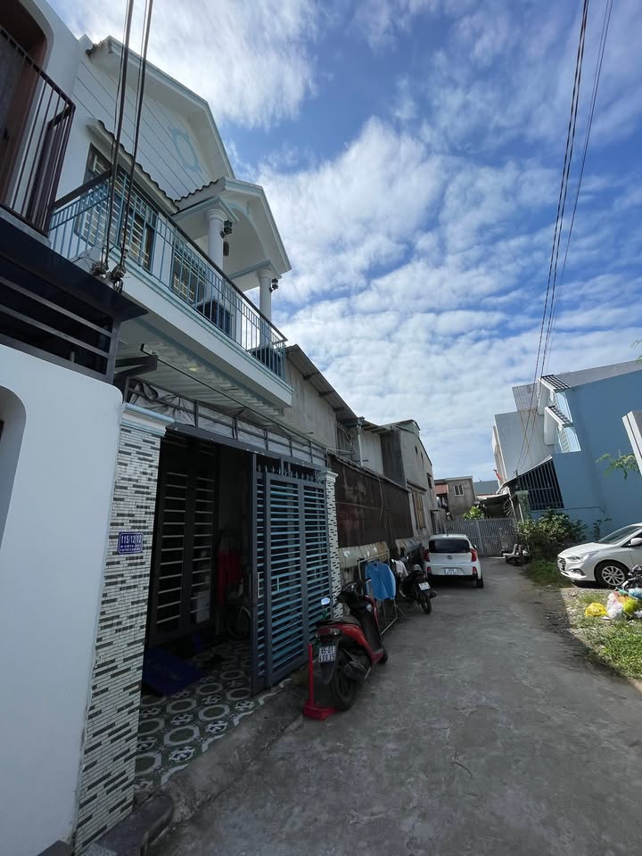 Nhà 1 trệt 1 lầu hẻm 115 CMT8, An Thới, Bình Thủy - 44.8m² giá 2.3 tỷ, sổ hồng chính chủ!