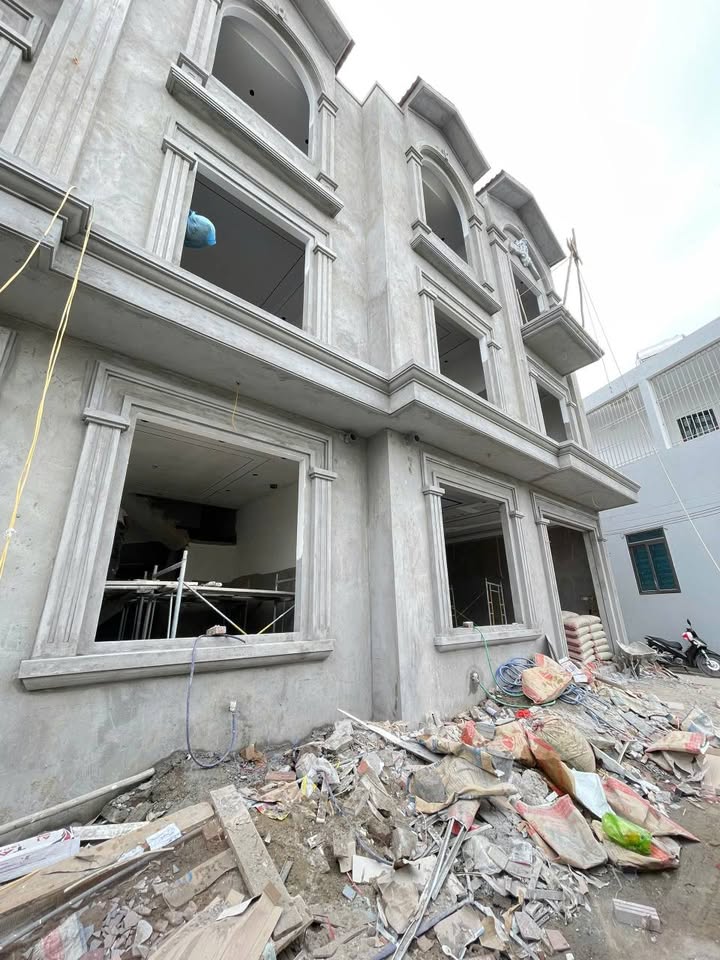 Nhà 3 tầng Lương Quy 60m² giá 2.65 tỷ - Thiết kế tân cổ điển sang trọng!