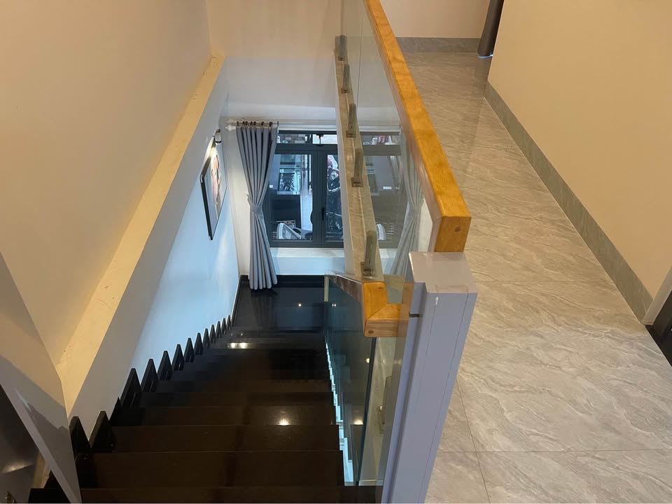 Nhà 1 trệt 1 lầu hẻm Phan Đăng Lưu, Bảo Lộc 131m² giá 3.5 tỷ - Nhà mới xây kiên cố!