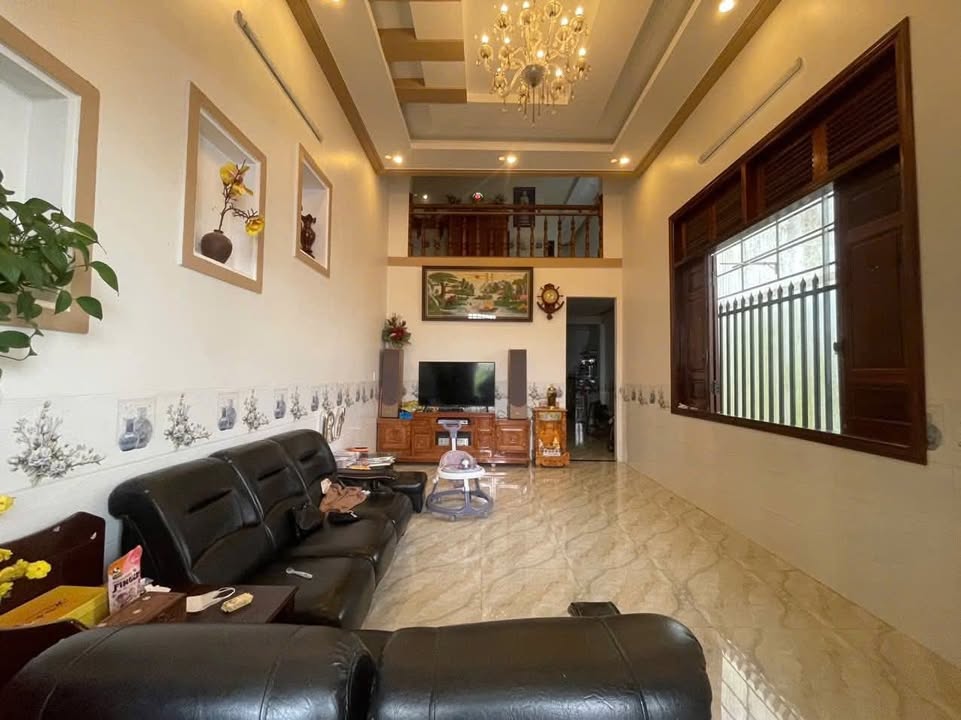 Nhà đẹp hẻm Tây Sơn Bảo Lộc 105m² giá 3.6 tỷ - Sẵn sàng vào ở!