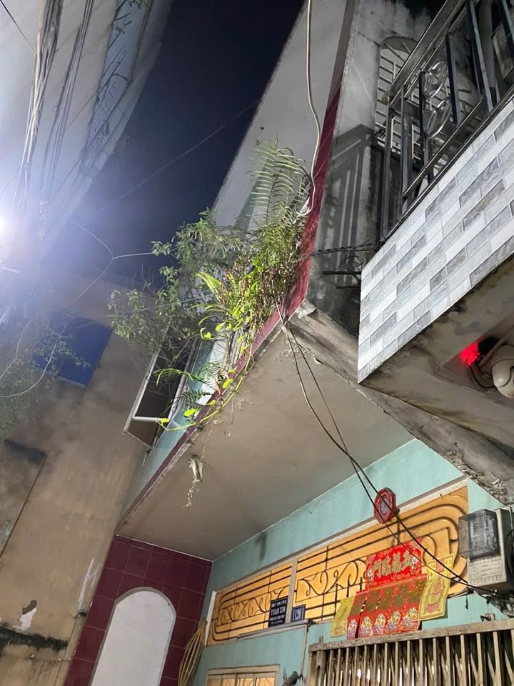 Nhà bán quận Bình Tân 25m² giá 2.4 tỷ - Sổ hồng riêng chính chủ