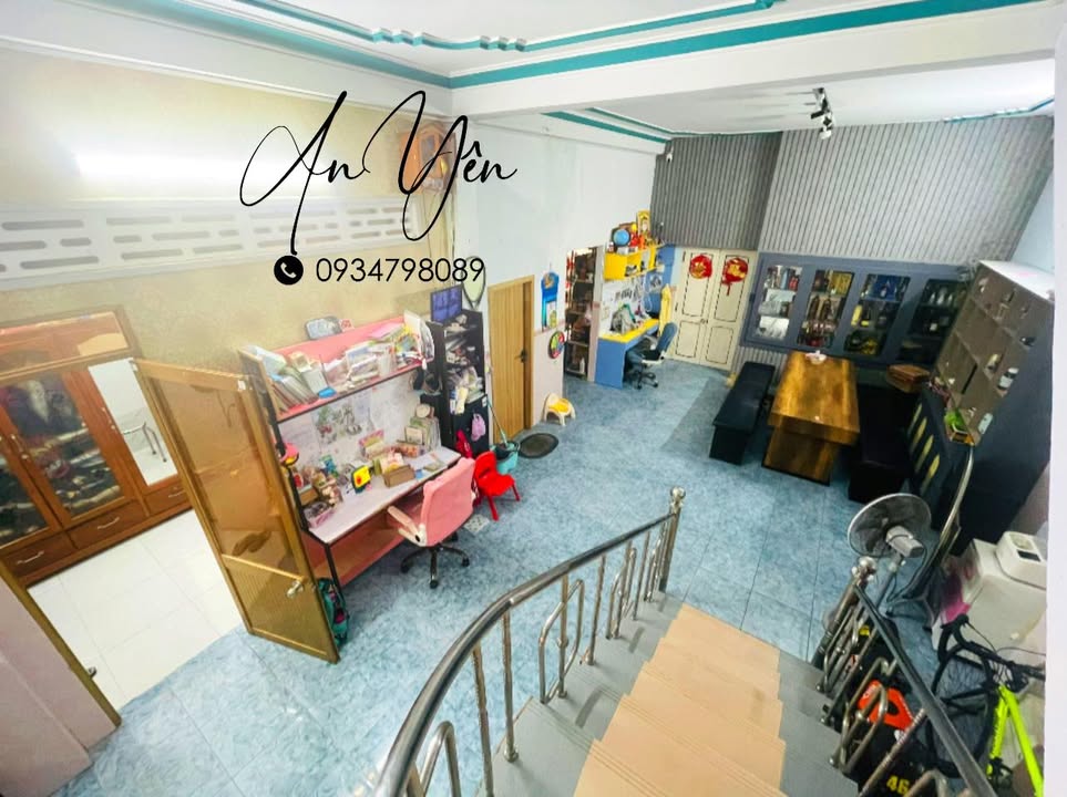 Nhà 1 trệt 1 lầu đường Lý Tự Trọng, Tuy Hoà 158m² giá 6.4 tỷ - Hướng Đông, thương lượng ngay!