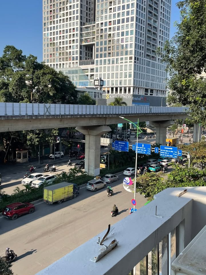 Cho thuê mặt bằng kinh doanh số 5 đường Quang Trung, Hà Đông - Vỉa hè rộng, Giá 25 triệu/tháng!