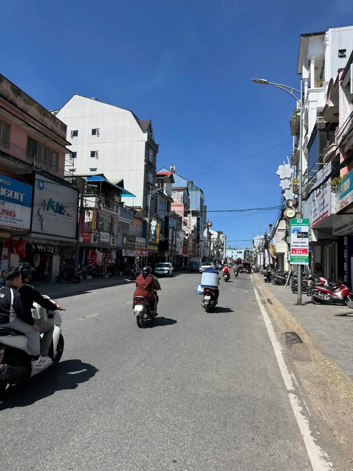 Bán nhà mặt tiền đường Phan Đình Phùng, Đà Lạt 191.5m² - Cơ hội kinh doanh tuyệt vời!