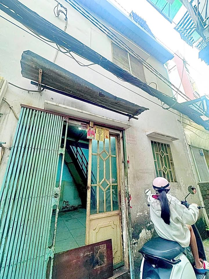 Nhà riêng Quận 10, Nguyễn Duy Dương 28m² giá 3.68 tỷ - Vị trí thuận lợi, khu dân trí cao!