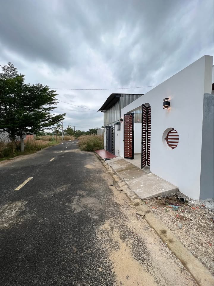 Nhà mới xây 110m² tại Tân Xuân, Đồng Xoài - Đầy đủ nội thất, hỗ trợ vay ngân hàng!