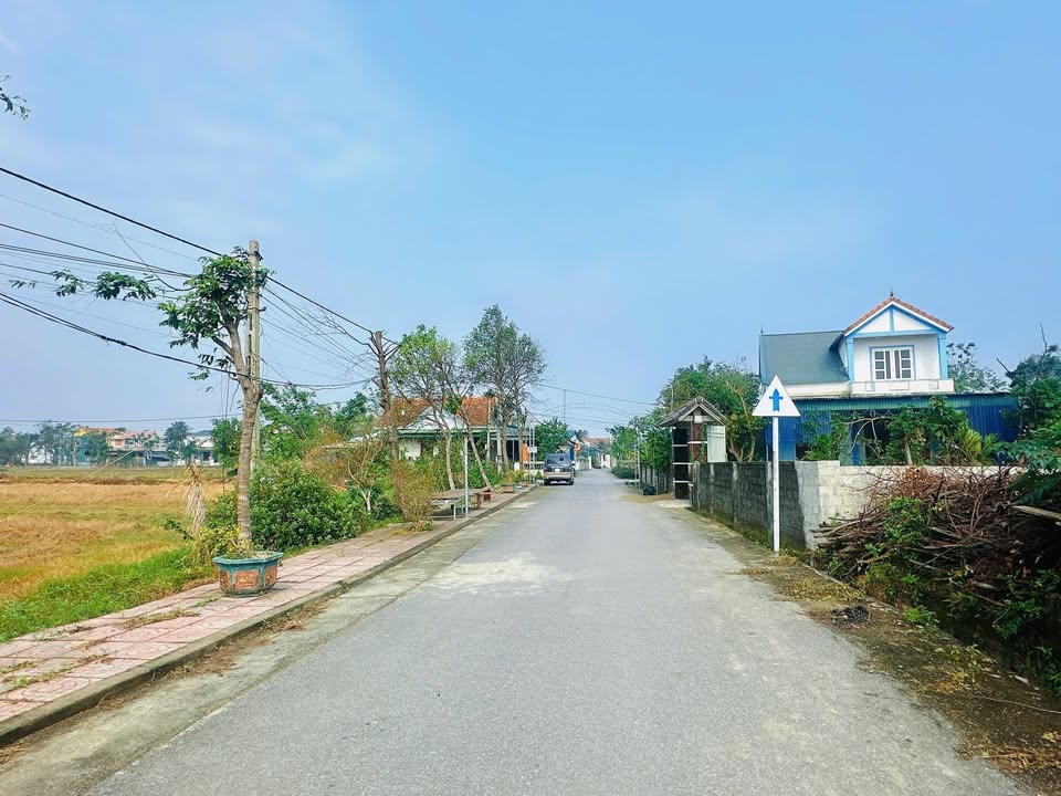 Đất tại thị trấn Tiên Điền, Nghi Xuân 200m² giá 1.7 tỷ - Đường rộng 10m, vị trí thuận lợi!