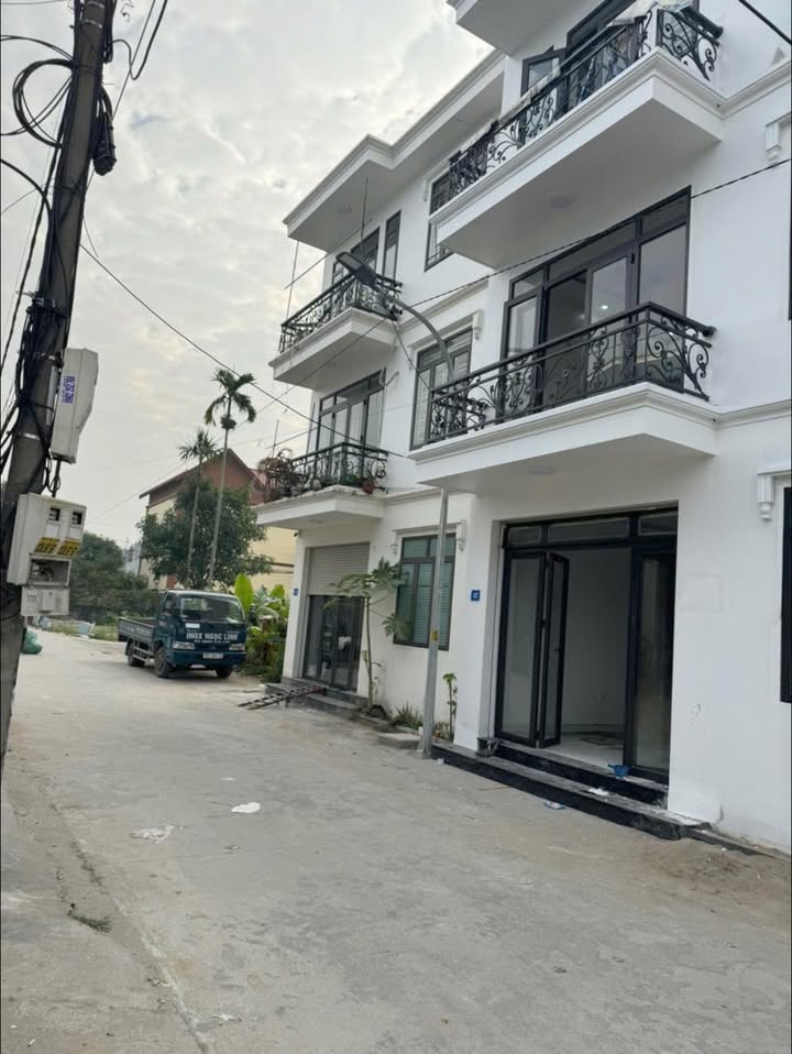 Nhà 3 tầng đẹp tại Quỳnh Hoàng, Nam Sơn 58m² giá 3.85 tỷ - Ô tô đỗ cửa