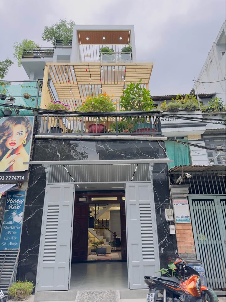 Nhà phố Gò Vấp 72m² giá 10 tỷ - Đường xe tải thông thoáng, kinh doanh tốt!