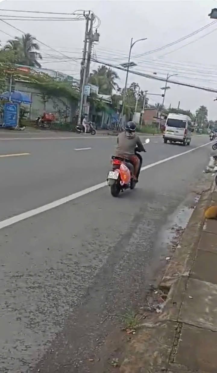 Nhà mặt tiền Quốc lộ 60, xã Hòa Lộc, huyện Mỏ Cày Bắc, 45m² - Kinh doanh thuận lợi!