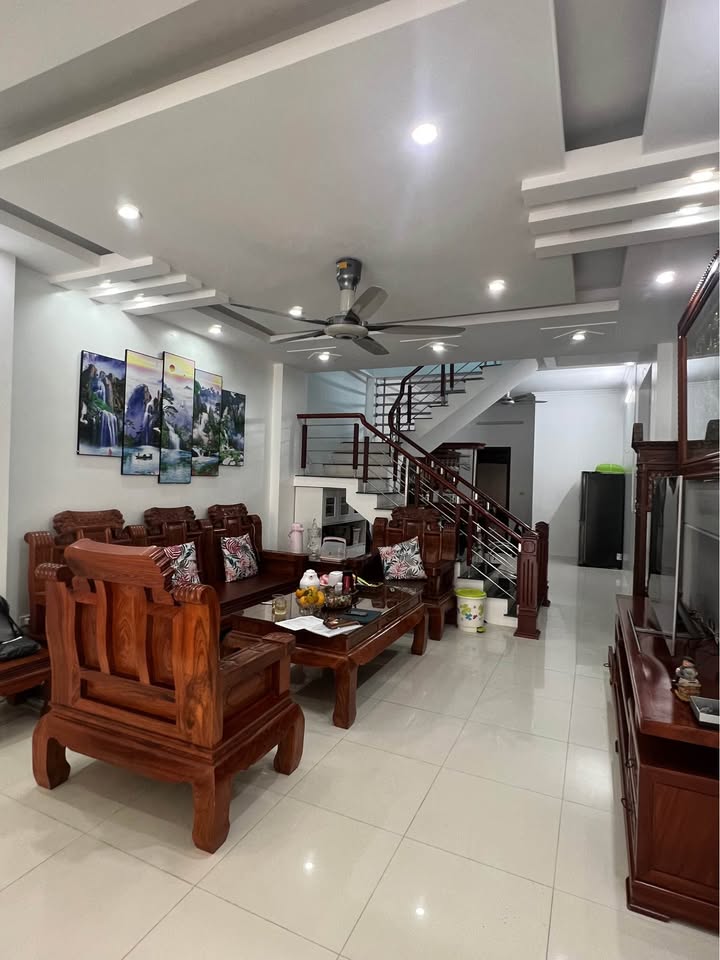 Nhà 3 tầng tại đường Phùng Khắc Khoan, Lào Cai, 90m² giá 4.088 tỷ - Nở hậu tâm huyết!