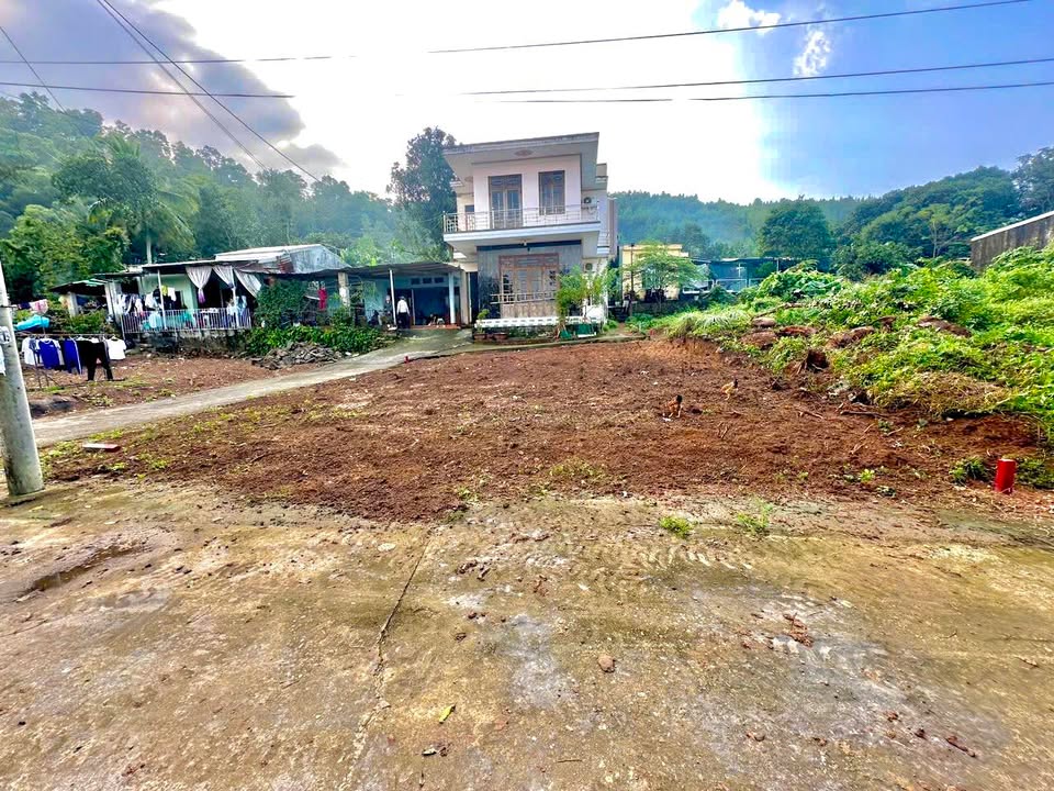 Đất nền Hòa Sơn Đà Nẵng 120m² giá chỉ 1.8 tỷ - Lô góc 3 mặt tiền