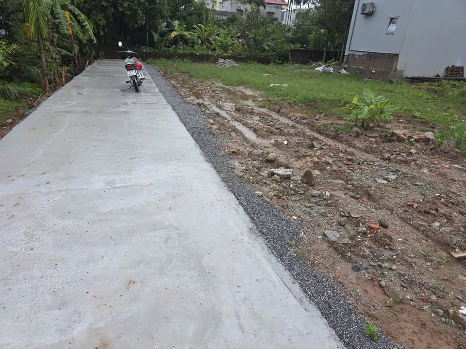 Nhà riêng Phù Vân 56m² giá 1 tỷ - Ngõ ô tô, vị trí thuận lợi!