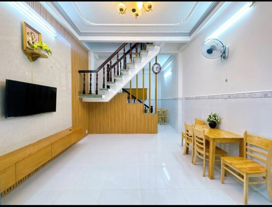 Nhà đẹp hẻm 72 Phan Huy Ích, Tân Bình 32m² giá 4.2 tỷ - Nội thất đầy đủ!
