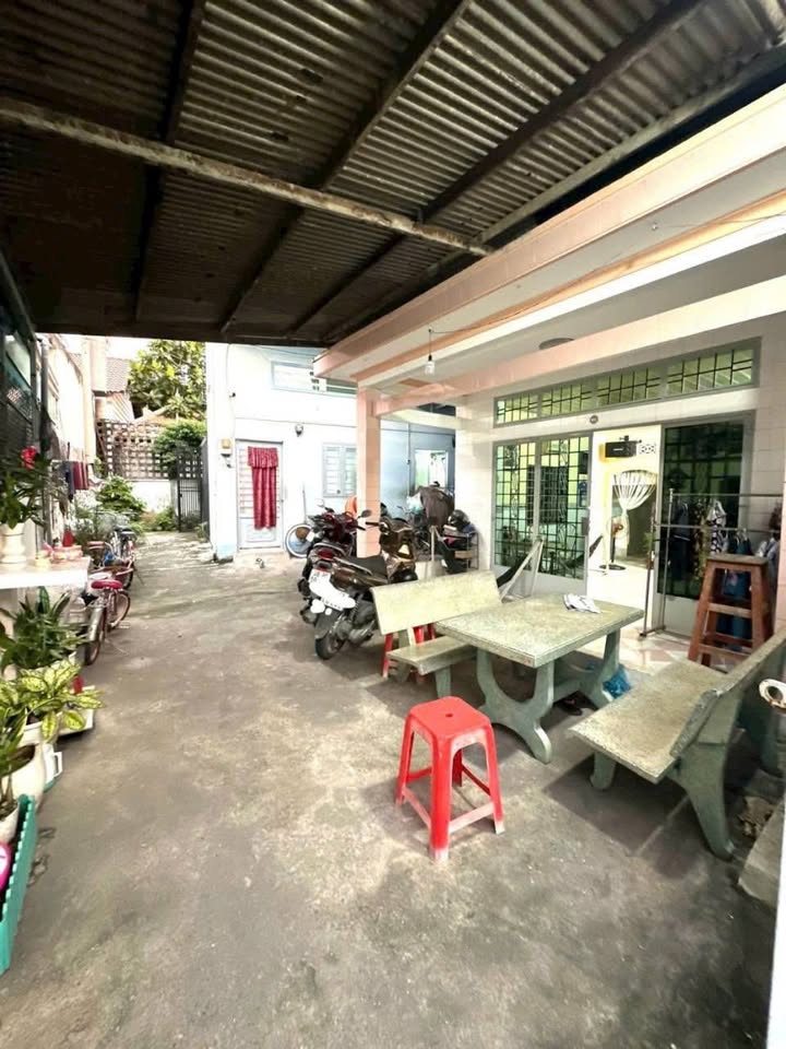 Nhà phố Linh Tây Thủ Đức 180m² giá 10.5 tỷ - Đầu tư sinh lời ngay!