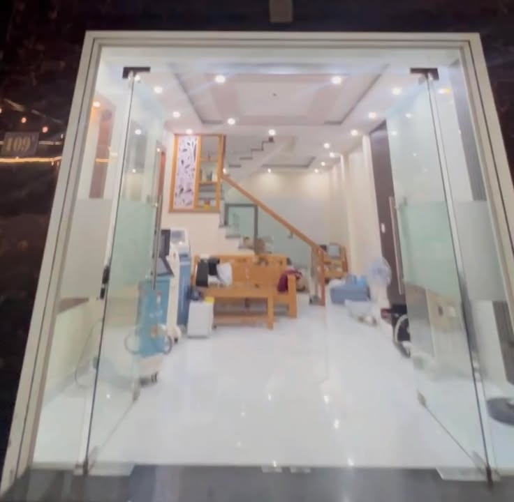 Nhà bán Miếu Hai Xã 51m² giá 4.5 tỷ - Lô góc ô tô tránh nhau