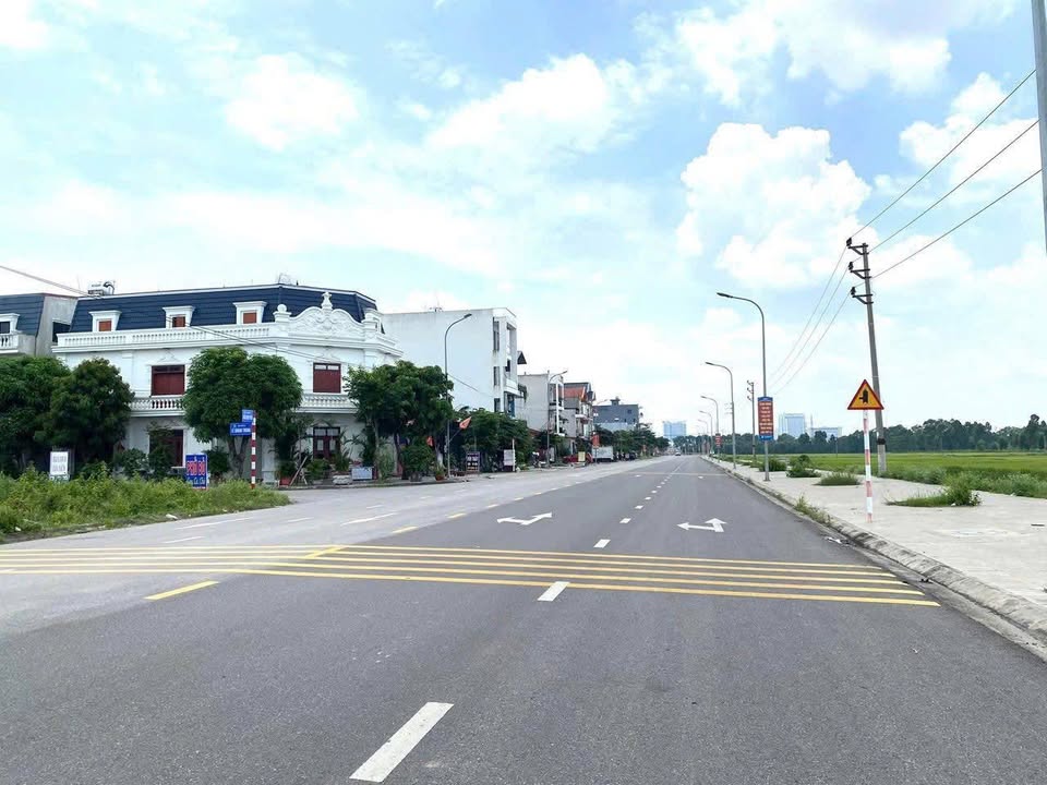 FrontHouse đường Trần Danh Tuyên, Đồng Sơn 90m² giá 5.5 tỷ - Đầu tư sinh lời ngay!