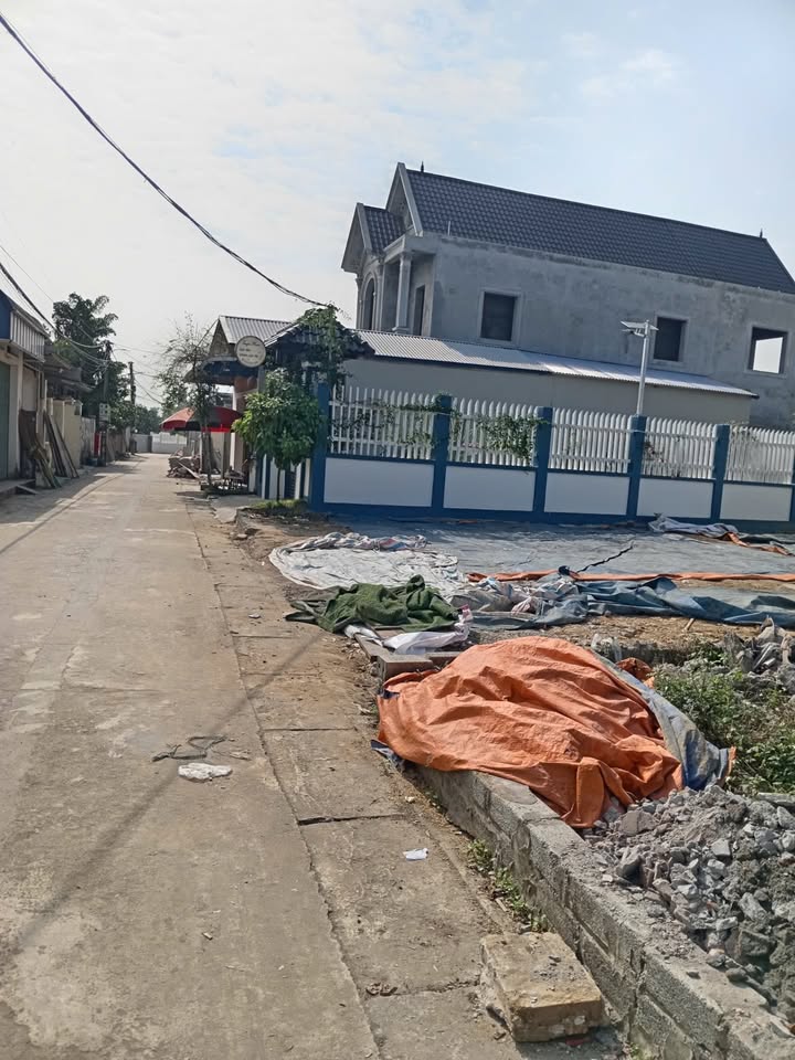 Đất mặt tiền 8m tại Đông Yên, Quốc Oai 264m² giá chỉ 3 tỷ - Sổ hồng chính chủ!