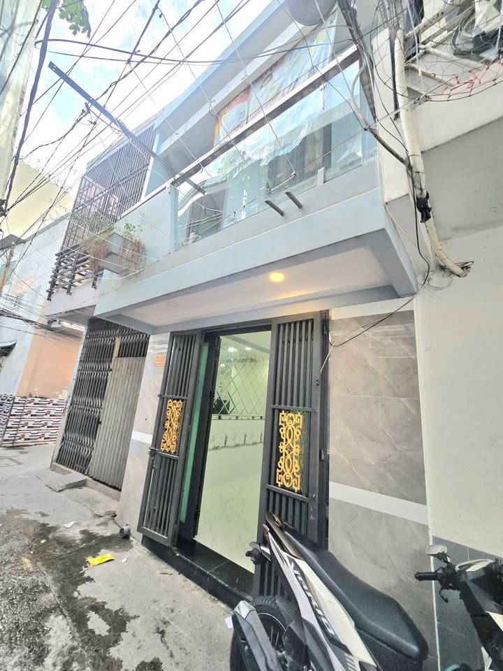 Nhà riêng Tôn Thất Thuyết, Quận 4 diện tích 19.8m² giá 2.55 tỷ - Vị trí đắc địa, tiện kinh doanh!