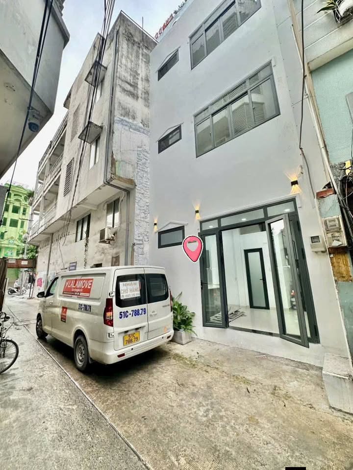 FrontHouse mặt tiền Lý Thái Tổ Quận 10, 70m² chỉ 5.8 tỷ - Kinh doanh sinh lời!