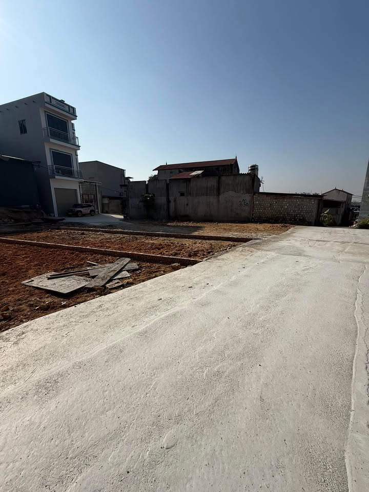 Đất thổ cư Nam Sơn - Quế Võ 60m² giá 2 tỷ - Kinh doanh sầm uất, vị trí đắc địa!