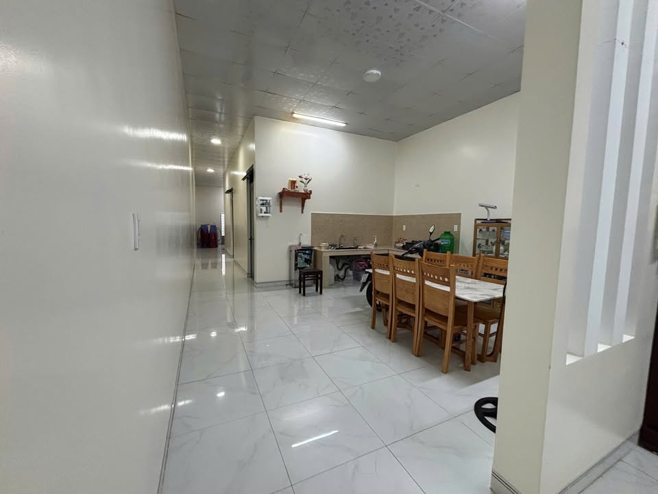 Nhà mới xây Hiệp Thạnh, Đức Trọng 213m² giá 2.5 tỷ - Thiết kế hiện đại, tiện nghi!