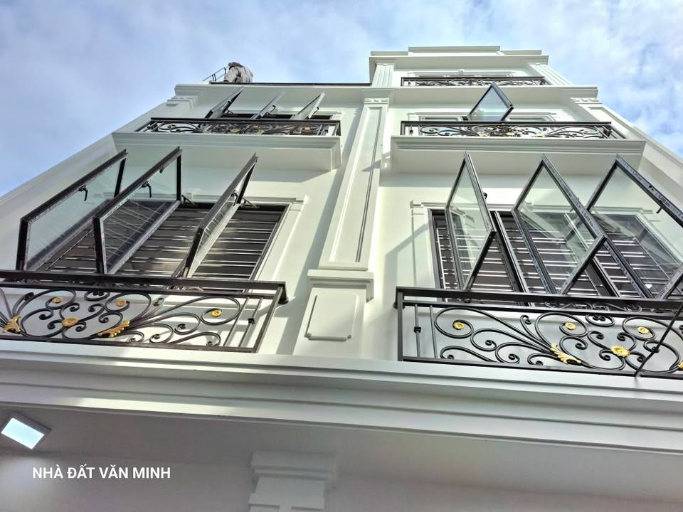 Nhà phố Thiên Lôi, Lê Chân, 90m² giá thỏa thuận - Ô tô đỗ cổng, sẵn sàng ở ngay!