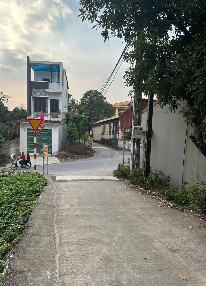 Đất thổ cư 180m² tại thôn Nam, xã Đồng Việt, Yên Dũng - Vị trí đẹp, giá tốt!