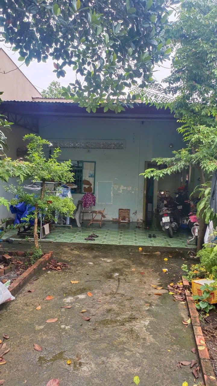 Nhà nguyên căn Trảng Dài 150m² giá 2.5 triệu - Sân cực rộng, thoáng mát!