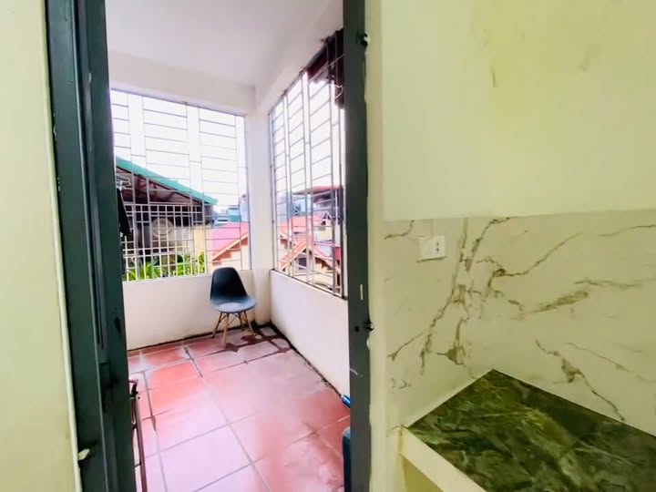 Phòng cho thuê tại Ngõ 134 Cầu Diễn, 20m² - Ban công thoáng mát