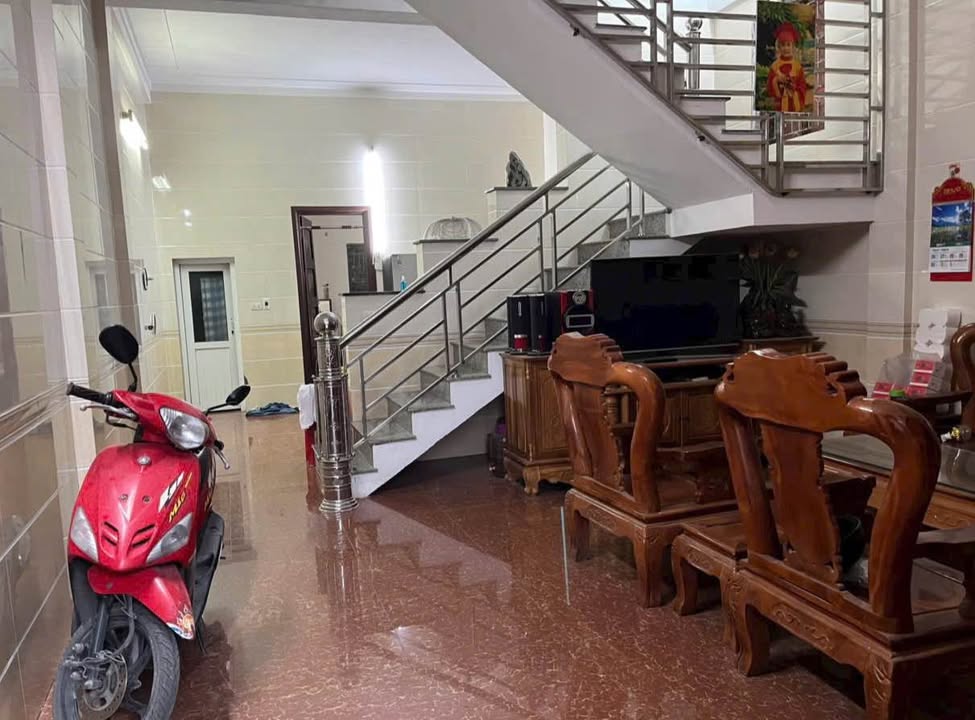 Nhà 2 Tầng Phường Hưng Đông 68m² giá 3 tỷ - Full nội thất, sẵn sàng vào ở!