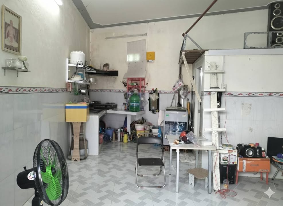 Nhà Bình Khánh Long Xuyên 24.9m² giá 300 triệu - Sổ hồng hoàn chỉnh, tặng nội thất!