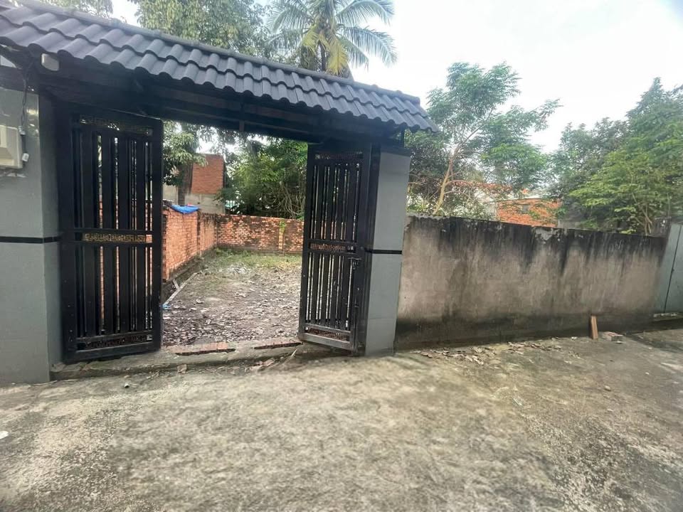 Đất nền Hóc Môn 154m² giá 2.85 tỷ - Sổ hồng chính chủ, thuận tiện xây dựng!