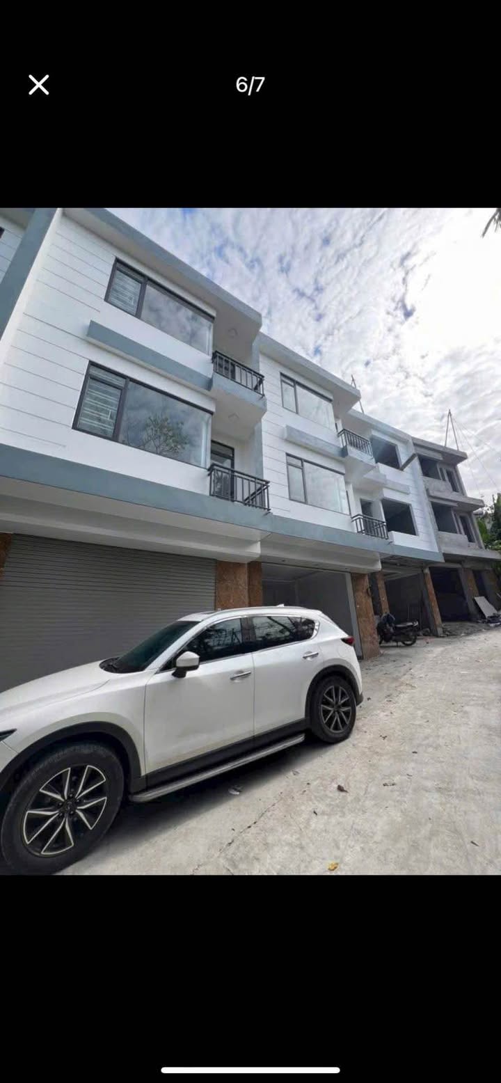 Nhà 3 Tầng Hướng Tây tại Hạ Long 56m² giá 2 tỷ - Thiết kế hiện đại, ô tô đỗ cửa!