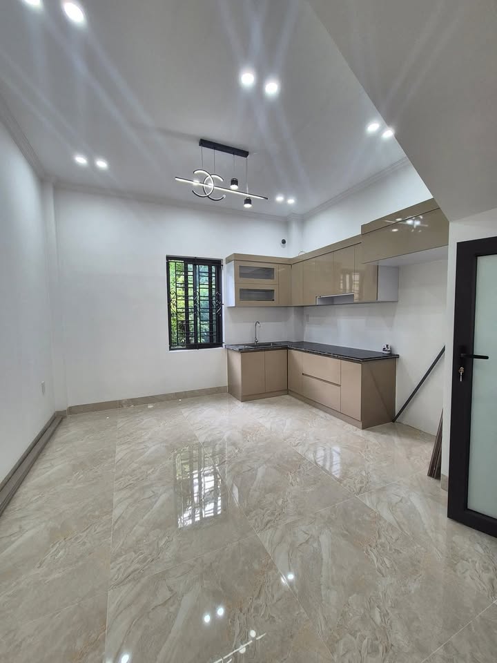 Bán nhà 3 tầng đường Nguyễn Trung Thành, Hùng Vương, Hồng Bàng 42m² chỉ 2.5 tỷ - Ô tô đỗ tận cửa!