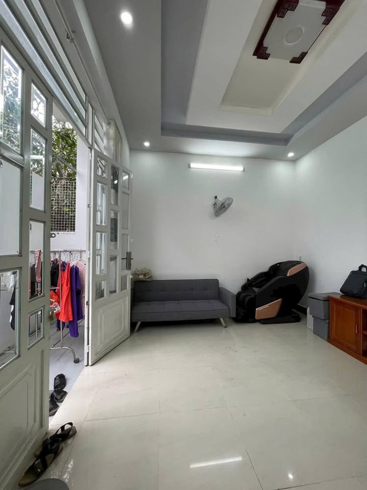 Nhà mới 2 phòng ngủ Hẻm 876 Trần Nam Phú, Cần Thơ giá 2.69 tỷ - Kiên cố và thoáng mát!