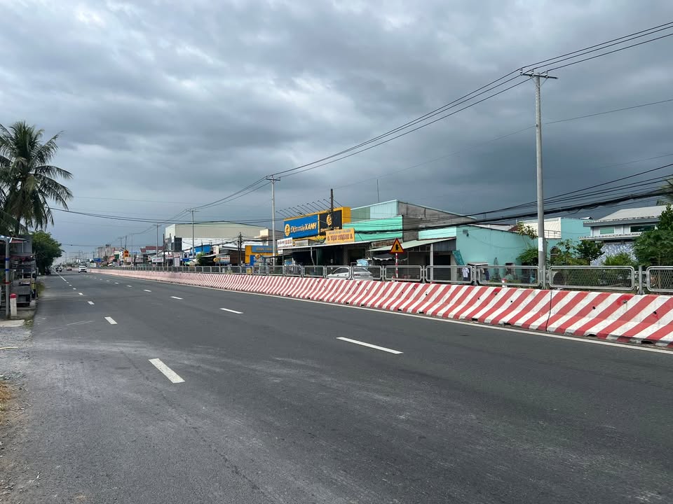 Kho trệt lầu mặt tiền Quốc lộ 1A Châu Thành 331m² giá 7 tỷ - Cơ hội đầu tư tuyệt vời!