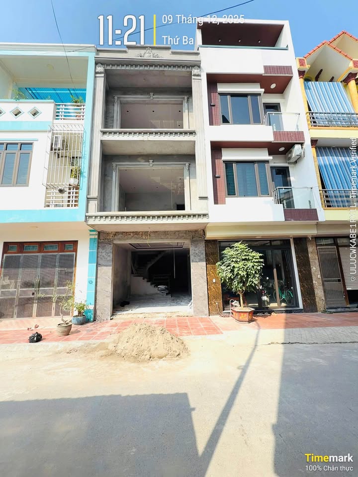 Nhà 3 tầng Trần Lãm Thái Bình 55m² giá 4 tỷ - Ô tô vào nhà, hướng Đông tài lộc!