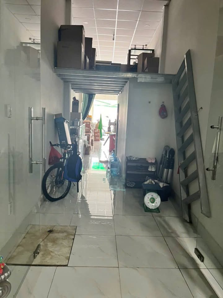 Bán nhà mặt tiền Đặng Thúc Vịnh, Hóc Môn 114m² giá 11 tỷ - Cơ hội đầu tư tuyệt vời!