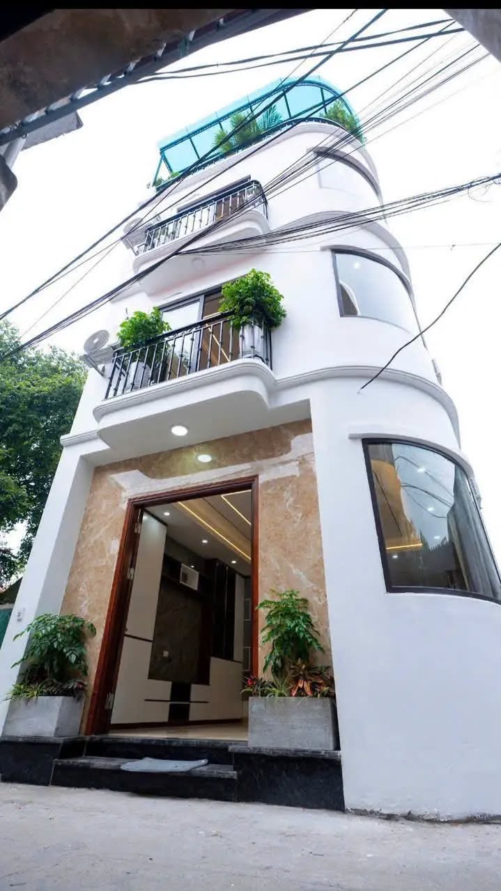 Bán nhà Đan Phượng 35m² giá 4.7 tỷ - Nhà đẹp sẵn nội thất, ô tô vào tận nơi!