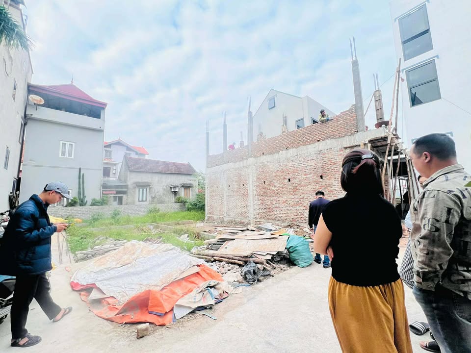 Đất Xâm Thị Hồng Vân 42m² giá 3.5 tỷ - Đầu tư sinh lời ngay lập tức!