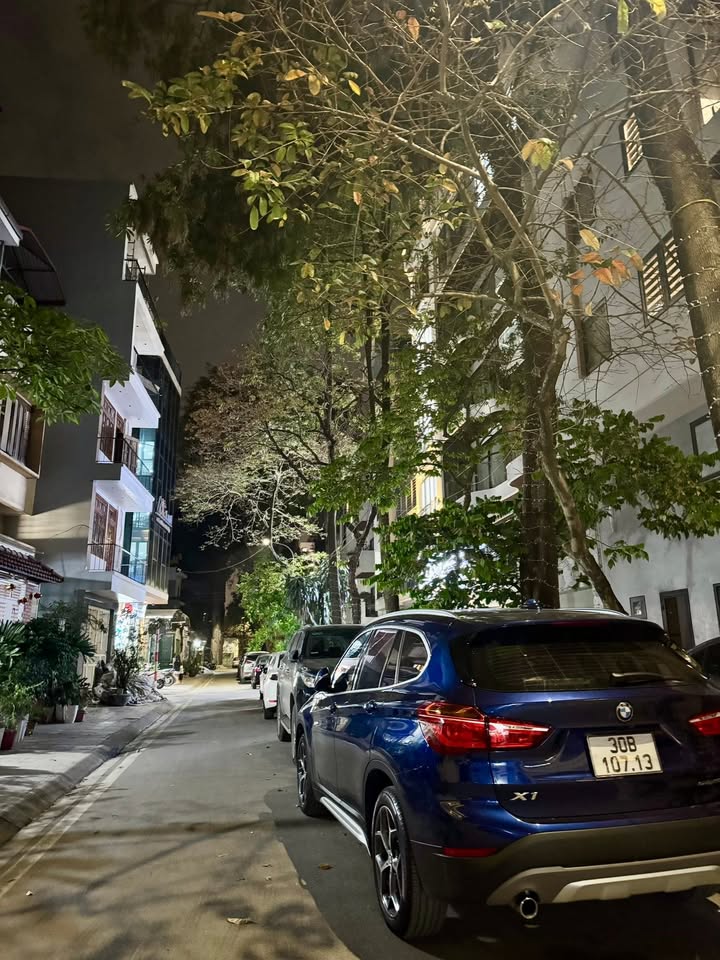 Nhà phố 6 tầng ngõ 560 Nguyễn Văn Cừ 50m² giá 16 tỷ - Đầu tư an cư lý tưởng!