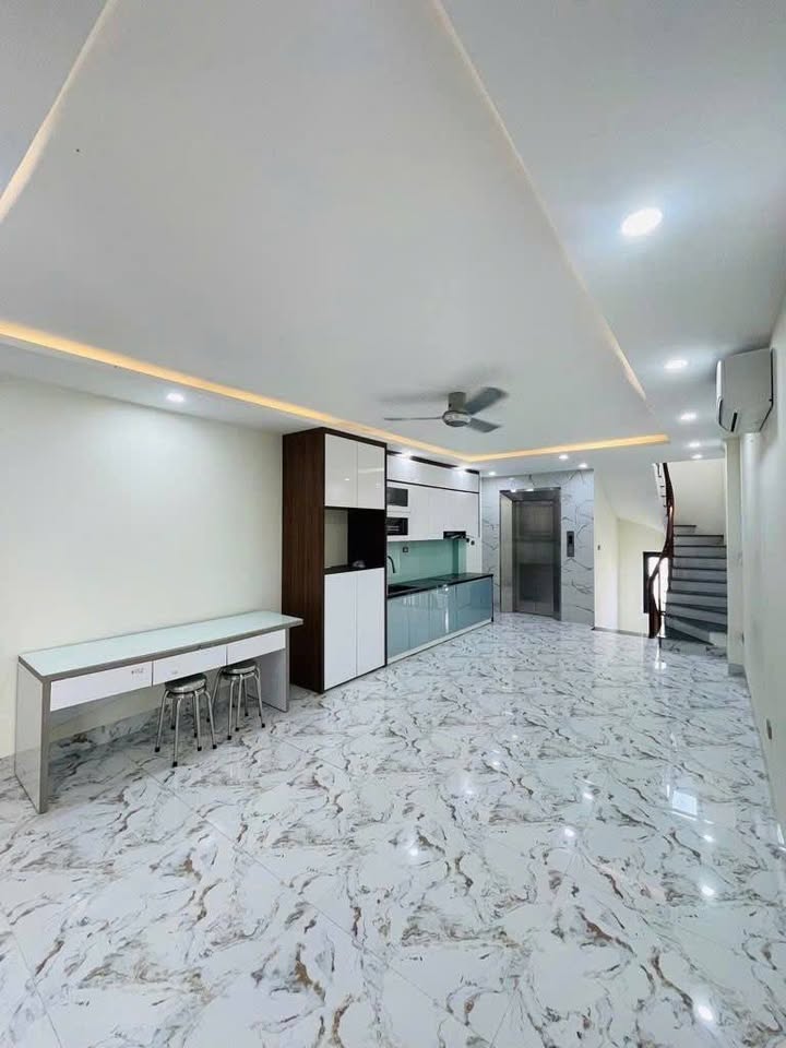 Nhà phố Cổ Linh Long Biên 45m² giá 14 tỷ - Thiết kế hiện đại, full nội thất!