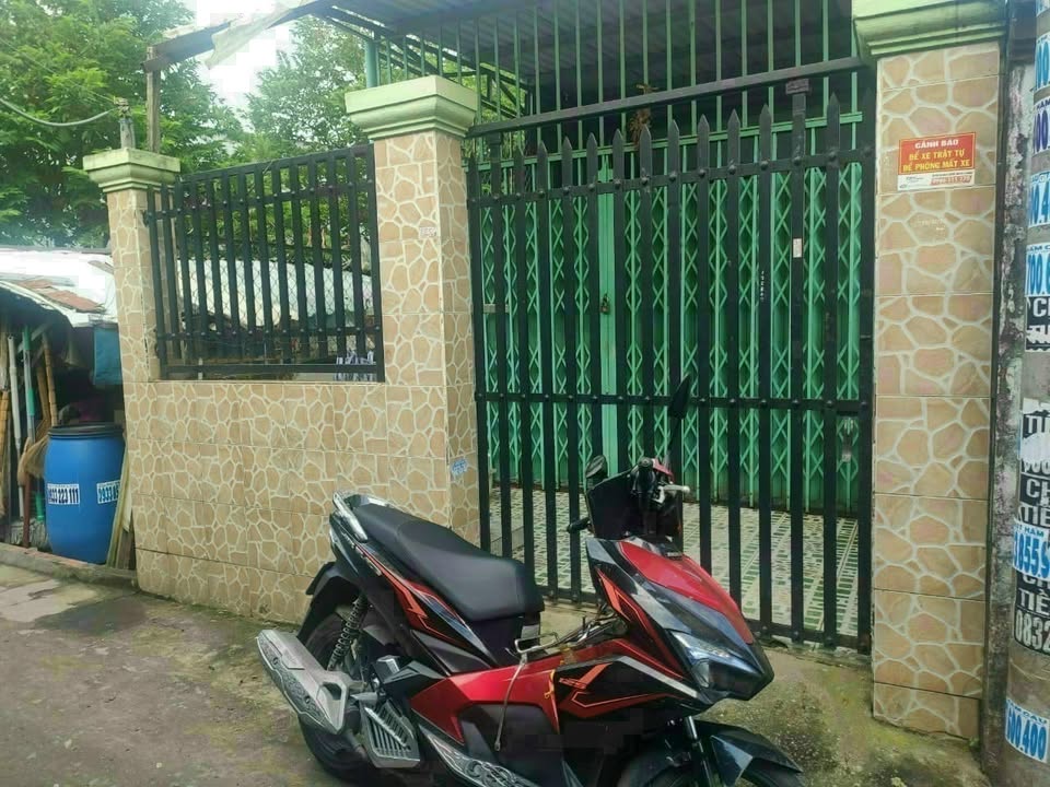 Nhà 4 phòng ngủ 120m² tại Ấp 2 Đông Thạnh, Hóc Môn - Gía 3.3 tỷ, xây hết đất!